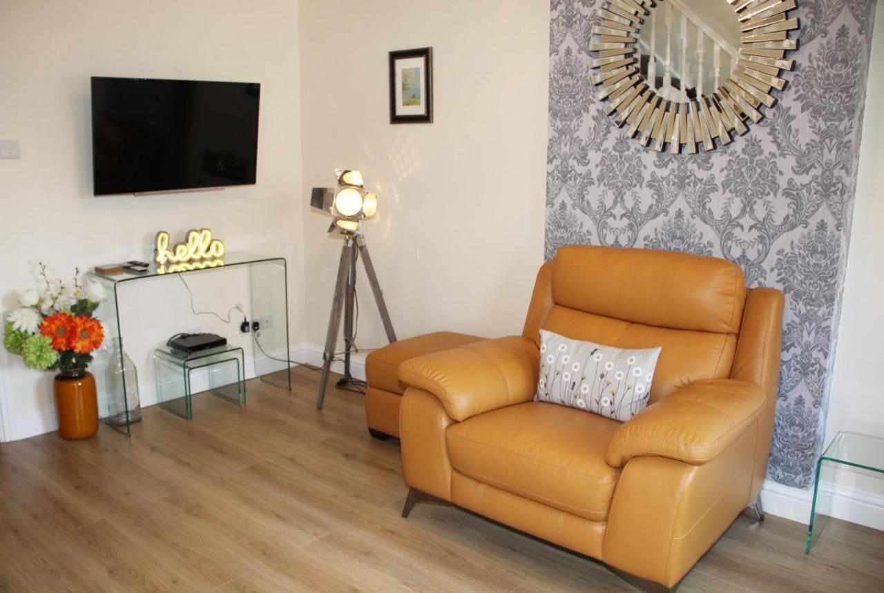 City Centre Town House With Riverside Views And Free Parking 1Bak York Zewnętrze zdjęcie