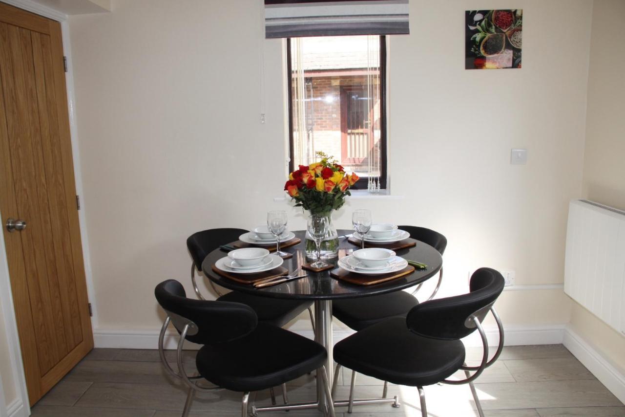 City Centre Town House With Riverside Views And Free Parking 1Bak York Zewnętrze zdjęcie